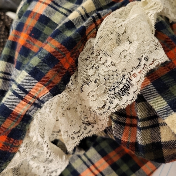 Cactus Flannel Plaid Med L/S front pocket, lace hem - Picture 8 of 15